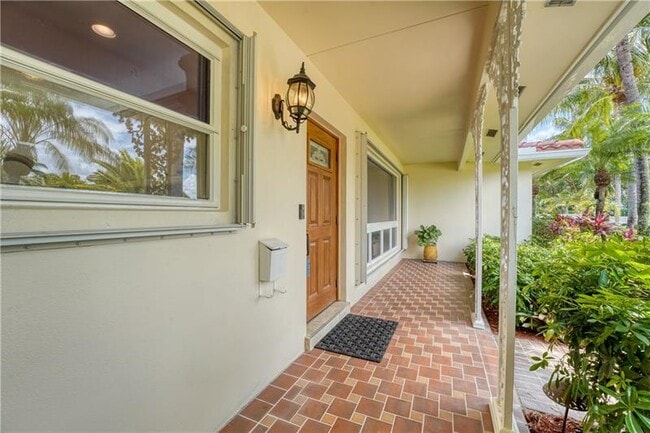 Foto del edificio - 2000 Admirals Way