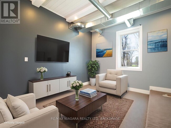 Photo du bâtiment - 1561 N Shore Dr