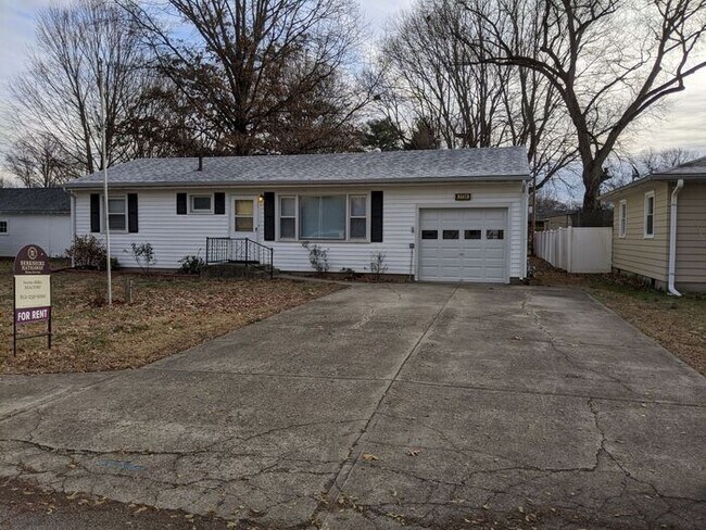 Foto del edificio - Charming 3-Bedroom Home on the Eastside – ...