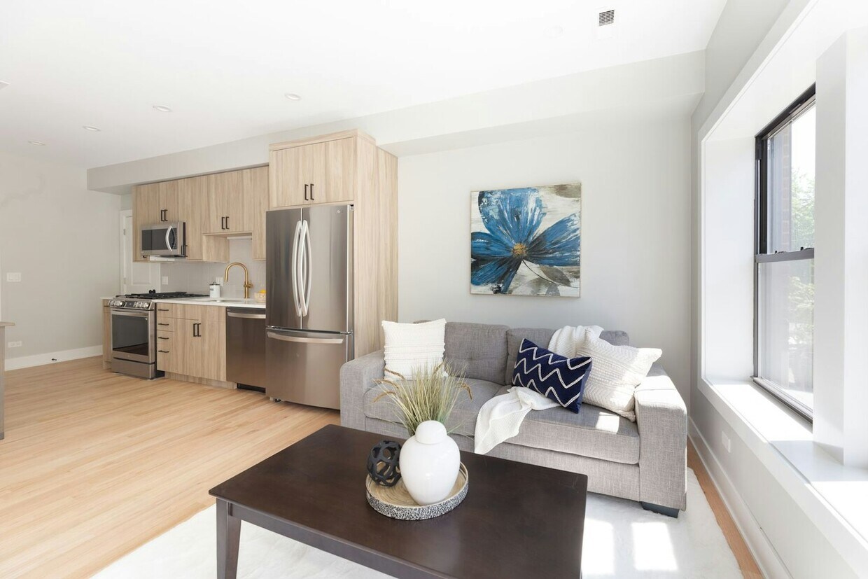 Foto principal - 2457 W Logan Blvd