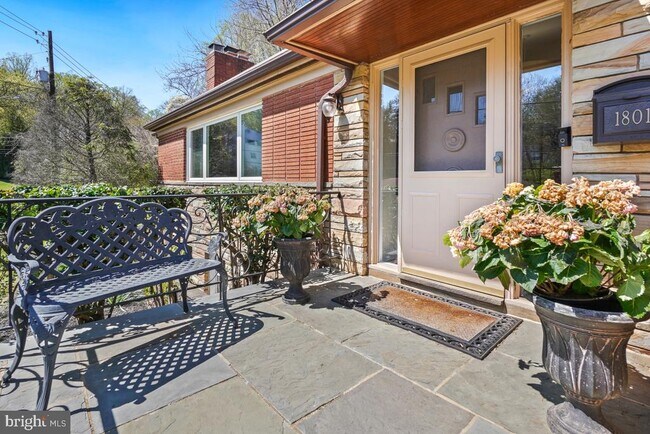 Foto del edificio - 1801 Primrose Rd NW