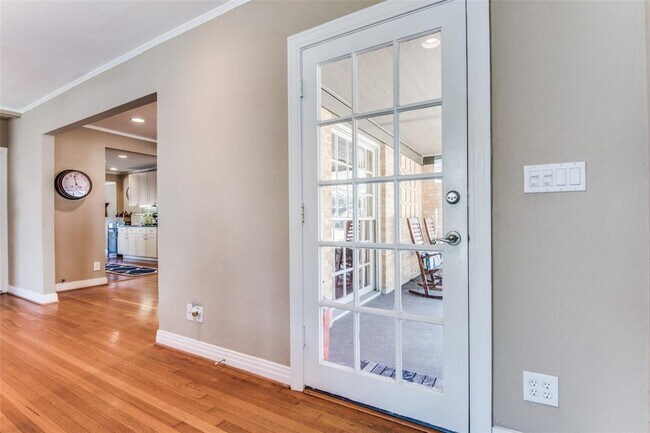 Foto del edificio - 9446 Waterview Rd