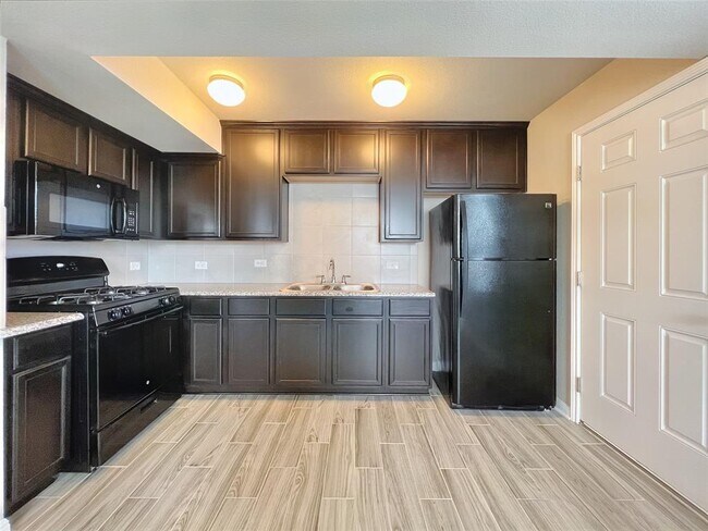 Foto del edificio - 1721 Arbor Knot Dr