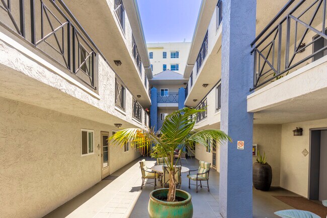 Foto del edificio - 1756 Essex St