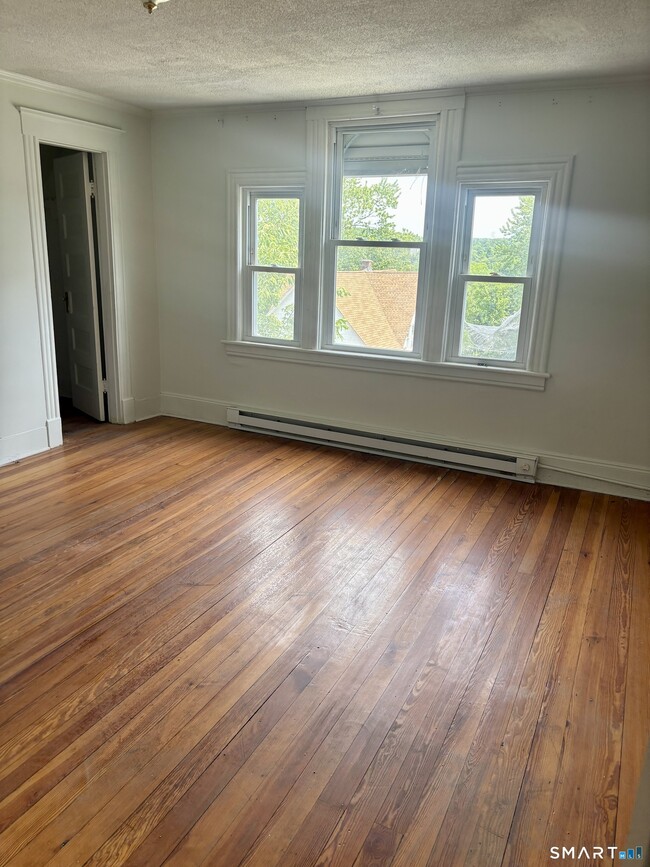 Building Photo - 185 Monmouth Ave