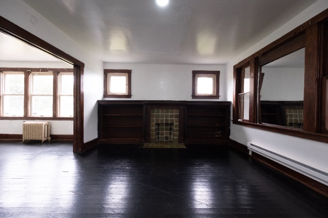 Building Photo - 1022 Kenneth Ave