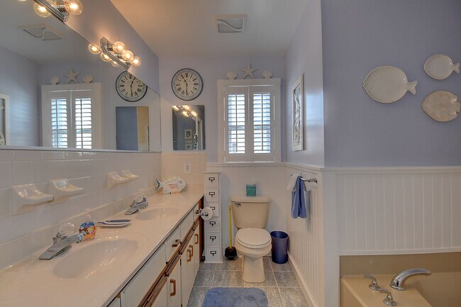 Foto del edificio - Croatan Furnished Rental- Across from the Beach
