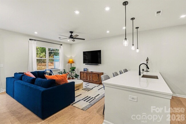 Foto del edificio - 5128 Somerset Hill Ln