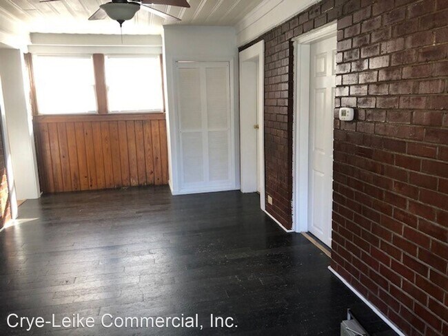 Building Photo - 2 br, 1 bath House - 1722B S Hamilton Rd.