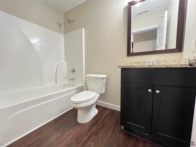 Building Photo - 126 Jaybee Dr