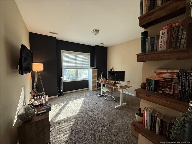 Building Photo - 2040 Stonewash Dr