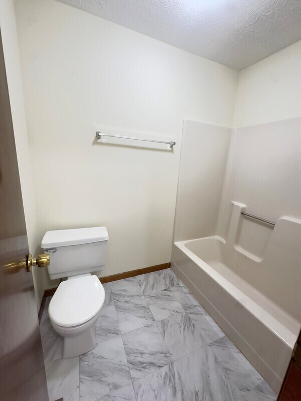 Building Photo - 54 Maple Ln