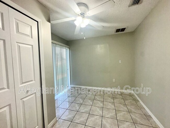 Building Photo - 927 Louisiana Ave