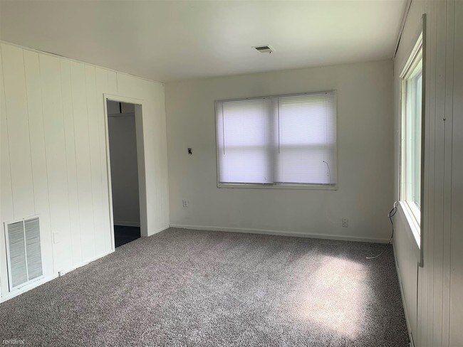 Foto del edificio - 3 br, 1 bath House - 3401 SE Bryant St