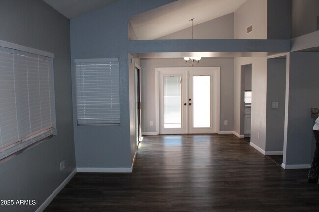 Foto del edificio - 852 N Terrace Rd