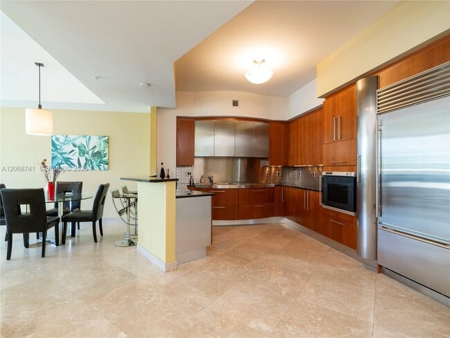 Building Photo - 18101 Collins Ave