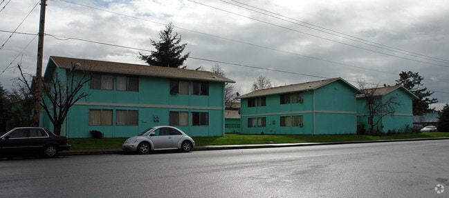 Building Photo - Santiam Terrace
