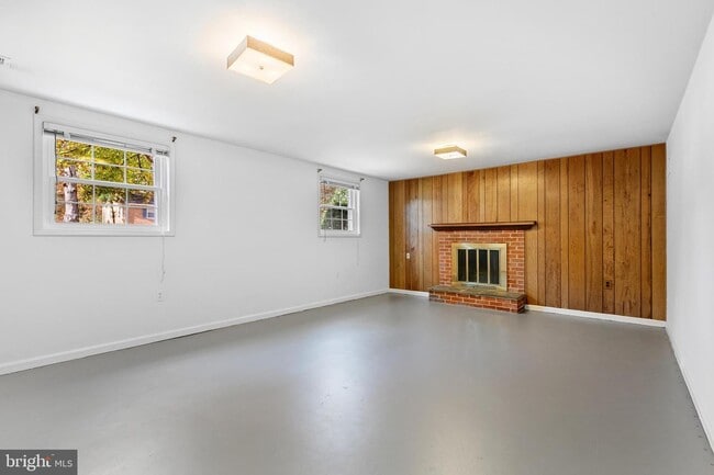 Building Photo - 4218 Willow Woods Dr