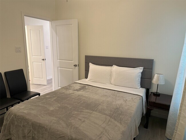 Foto del edificio - 16625 E Lynbrook