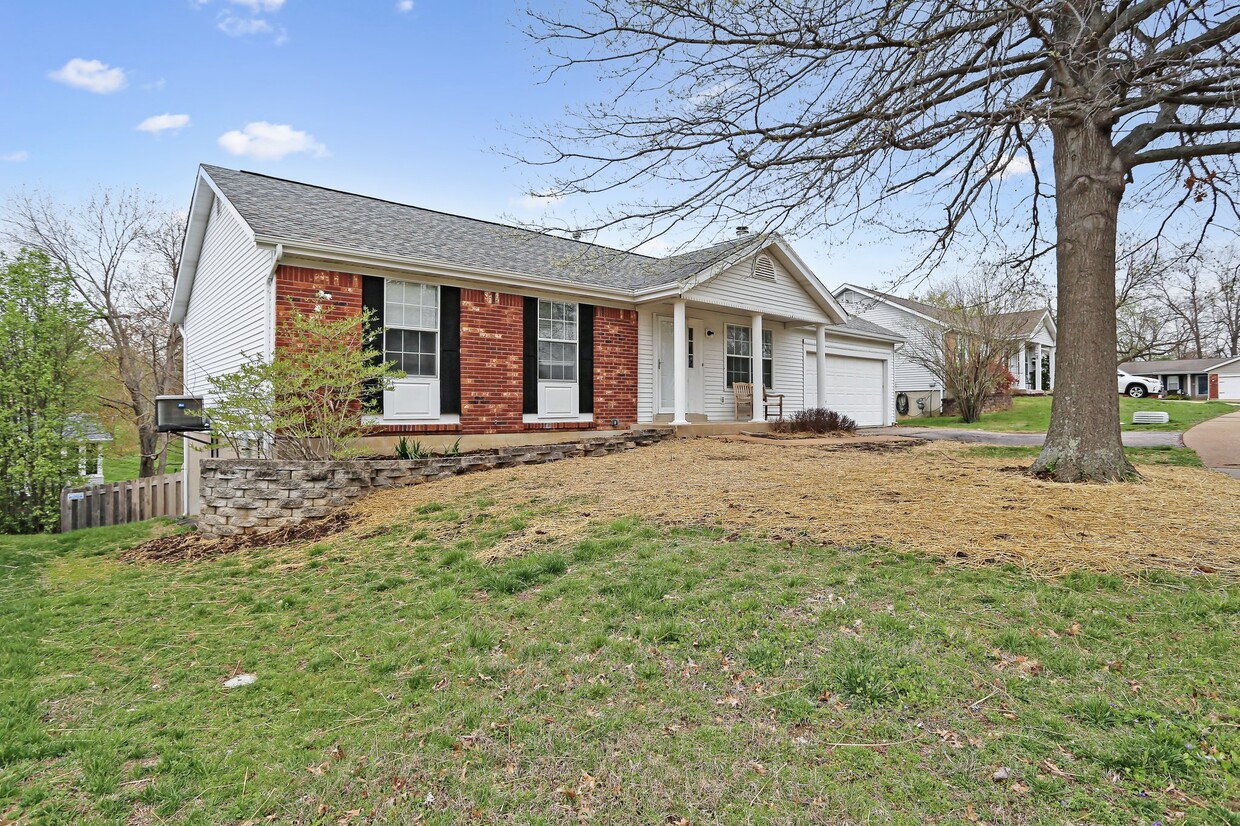 1307 Mystic Seaport Dr, Fenton, MO 63026 House Rental in Fenton, MO