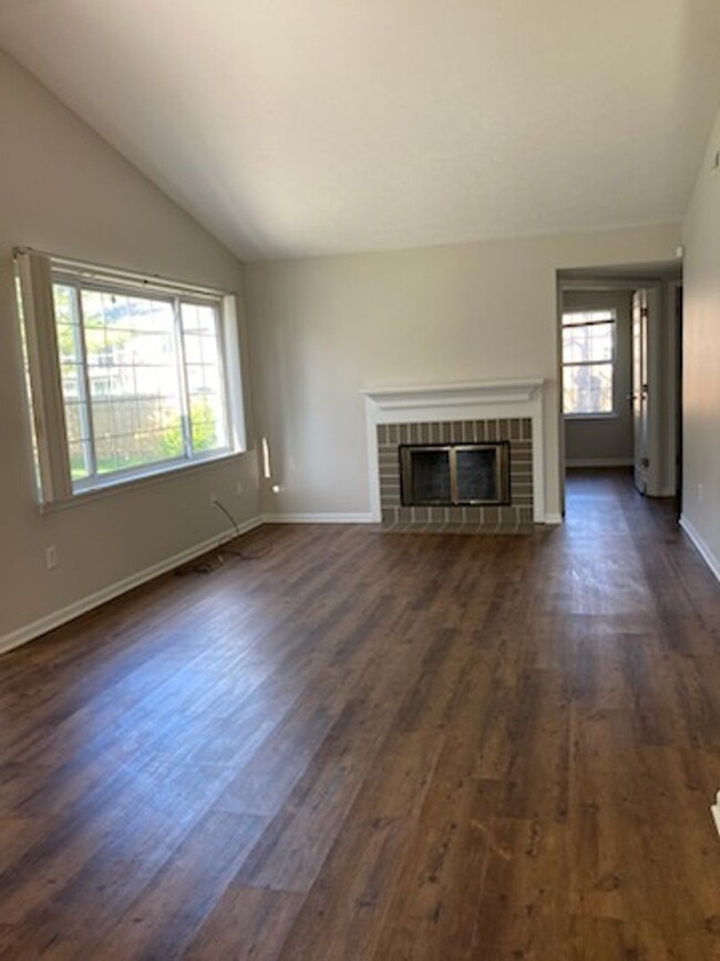Foto del edificio - Spacious Washington Township Two Bedroom R...