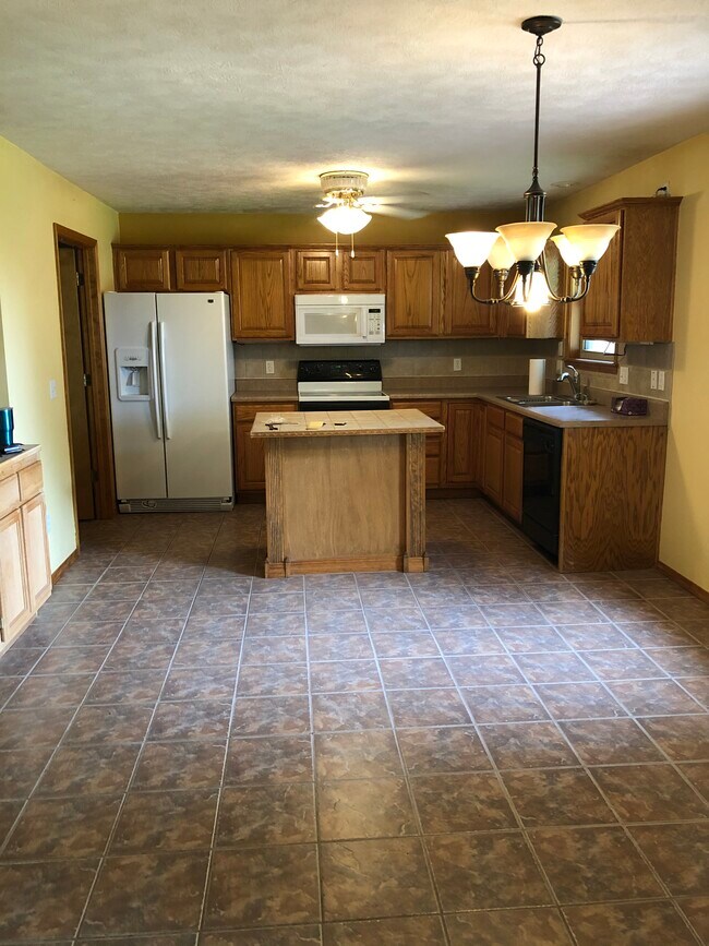 Foto del edificio - 3837 Shawnee Dr W