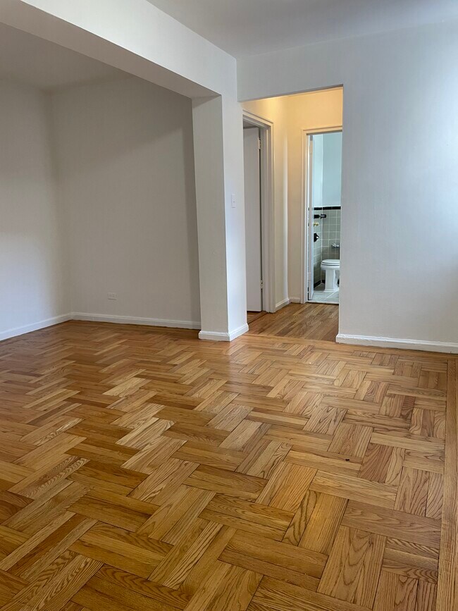 Foto del edificio - 2929 Bainbridge Ave