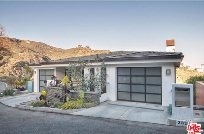 Foto del edificio - 3850 Rambla Orienta