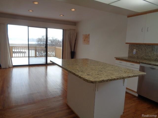 Foto del edificio - 1825 Long Pointe Dr