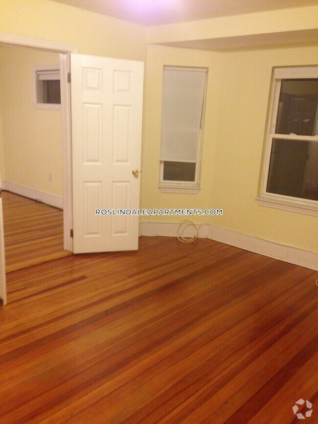 Lower WashingtonMount Hope Apartments for Rent with Hardwood Floors