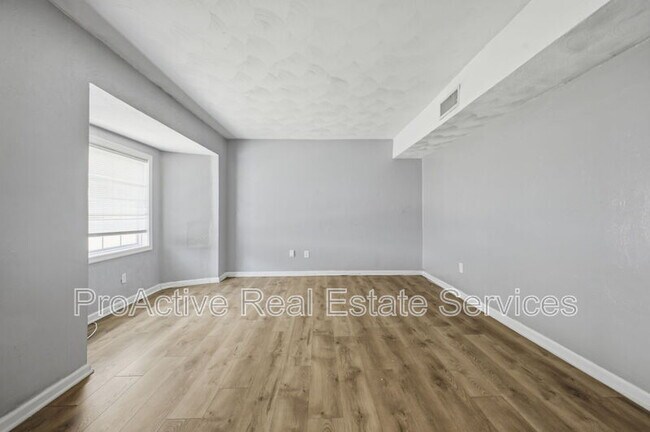 Building Photo - 600 Harbour N Dr