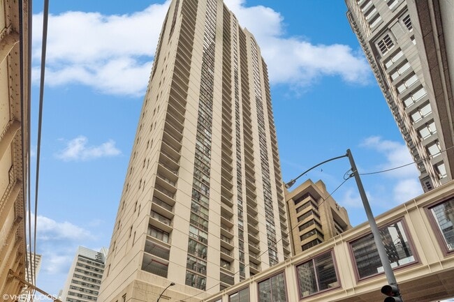 Photo - 200 N Dearborn St Apartment