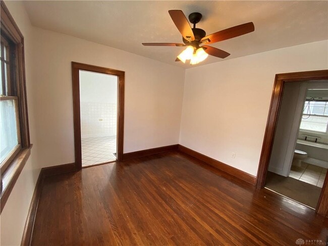 Building Photo - 132 Oaklawn Ave