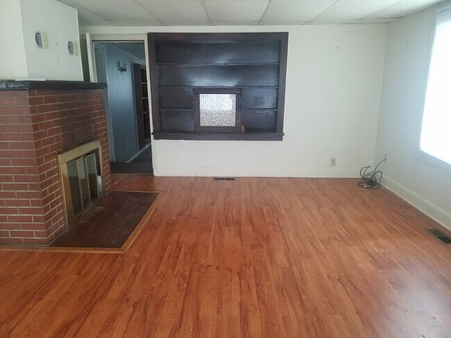 Building Photo - In-Unit Washer and Dryer