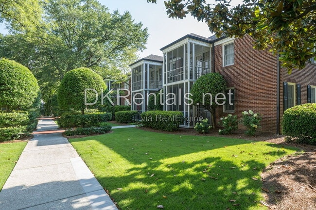 Building Photo - 55 Delmont Dr NE