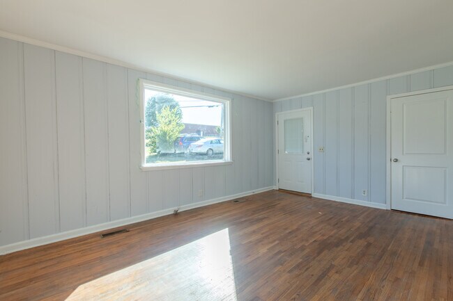 Foto del edificio - 2418 Maplecrest Dr