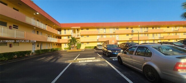 Foto del edificio - 1540 NE 191st St