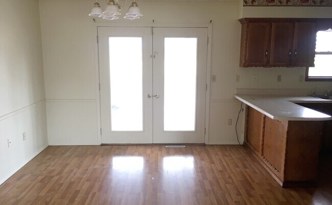 Foto del edificio - Finished Basement