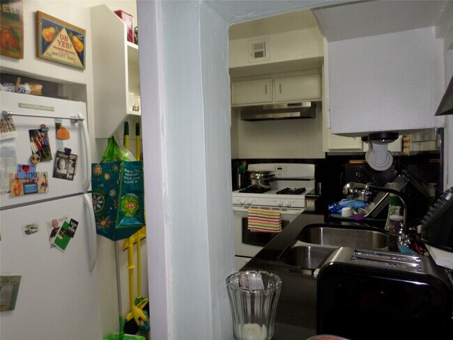 Foto del edificio - 1715 Banks St