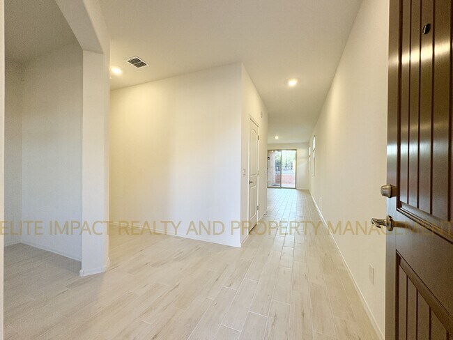 Foto del edificio - 9365 N Peridot Vis Ave