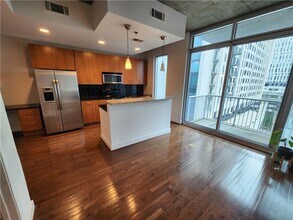 Building Photo - 44 Peachtree Pl NE