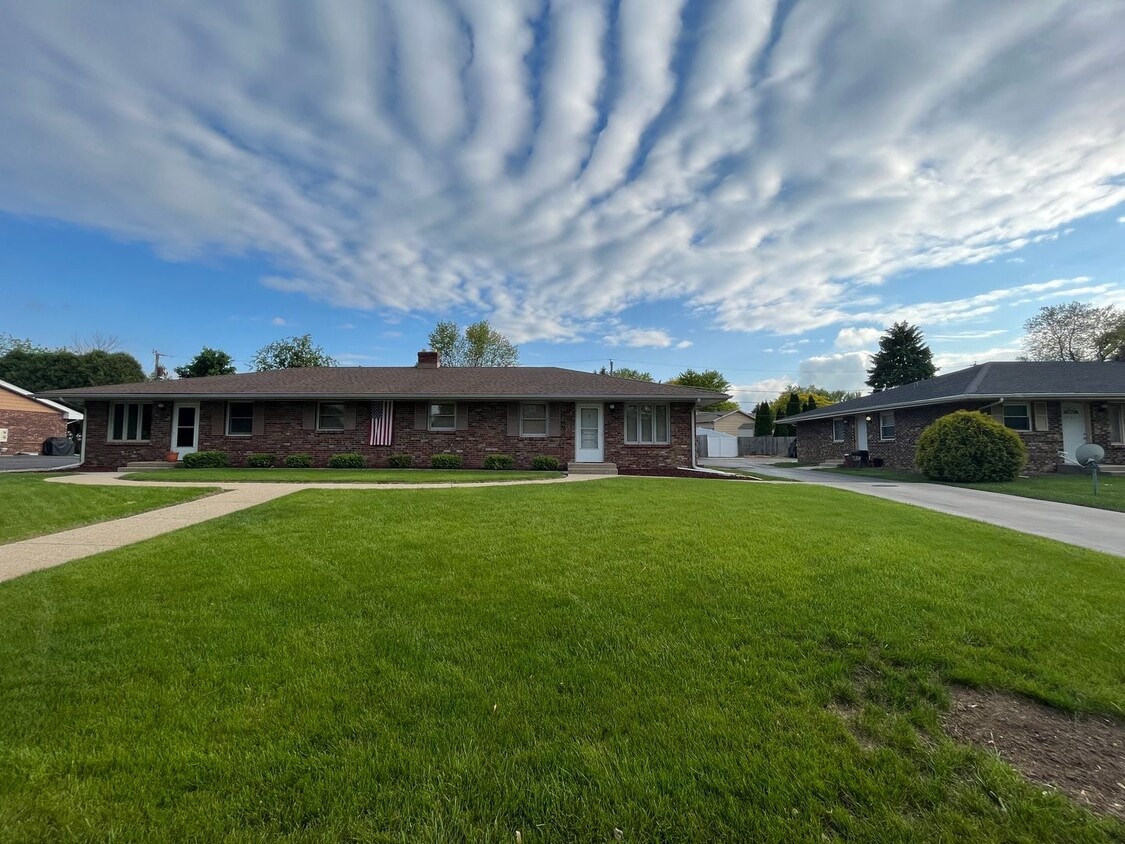 Primary Photo - 5509 Midvale Dr