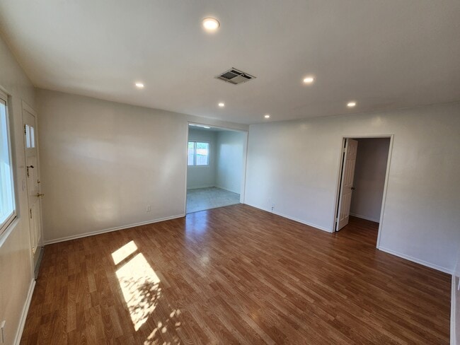 Foto del edificio - 10449 Cantara St