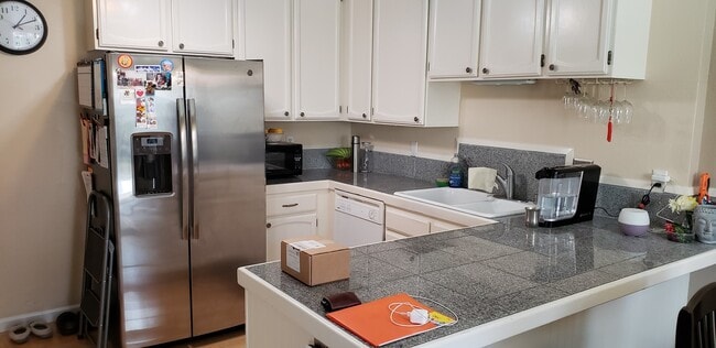 Foto del edificio - Excellent 3 Bed/2.5 Bath Mountain Shadows ...