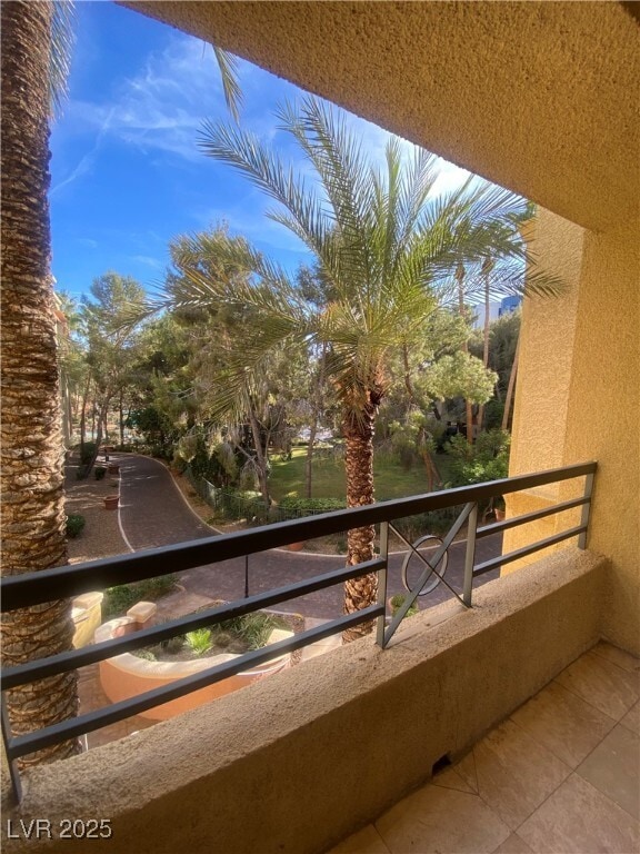 Building Photo - 230 E Flamingo Rd