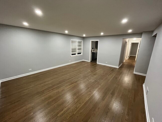 Building Photo - 8212 Kilpatrick Ave