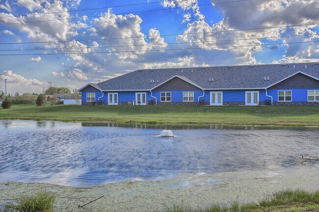 Estanque tranquilo en Praire Crossing - 703 N Prairie View Rd