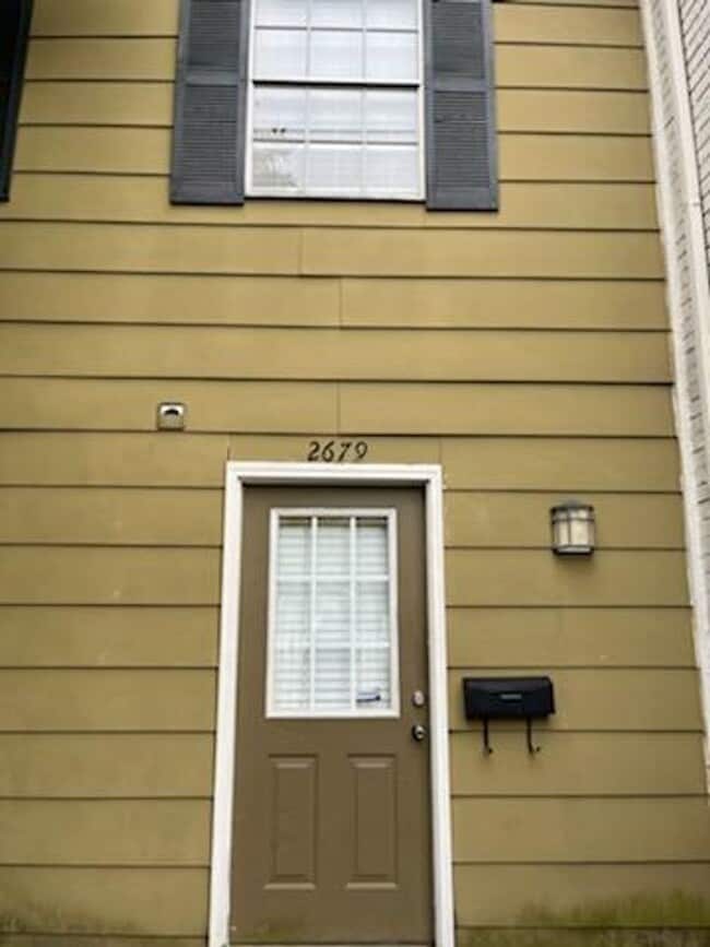 Under repair! - Under repair! House