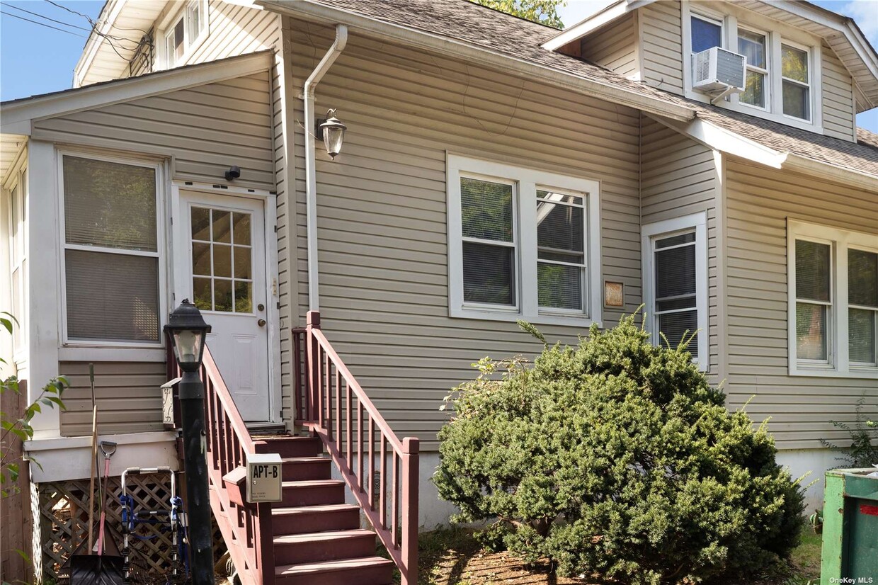 Primary Photo - 42 Haab Ave