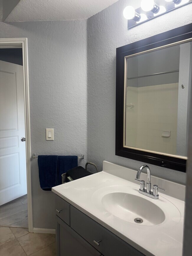 Foto del edificio - 5125 Palm Springs Blvd